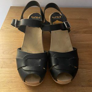 Size 10 Black Swedish Hasbeens Peeptoe Clogs 2.5" Heel Excellent Condition!